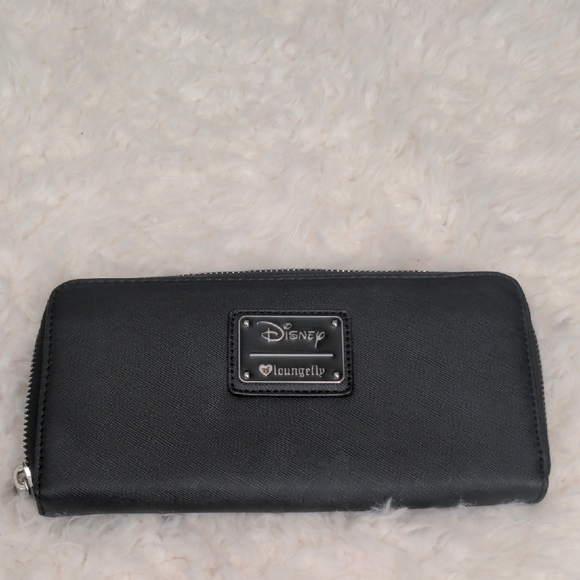 Loungefly Minnie Mouse Clutch Wallet - Picture 3 of 14